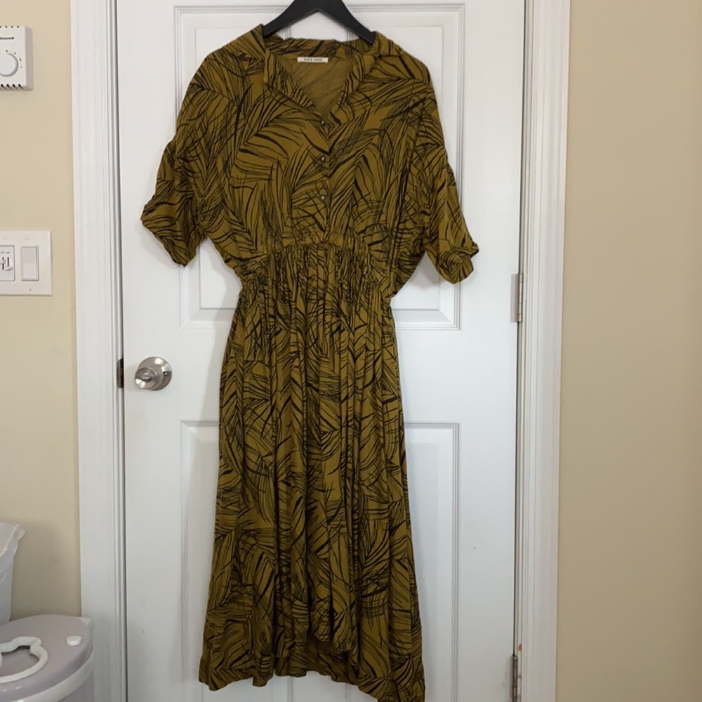 Black Crane Classy Dress Leaf Print